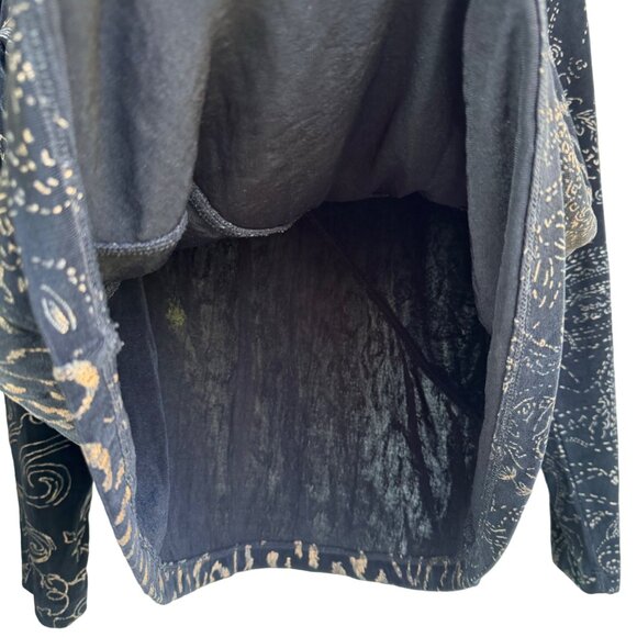 Chico's Travelers Slinky Top 3 (US XL) Black Long Sleeve Printed V-Neck  Acetate - Picture 7 of 8